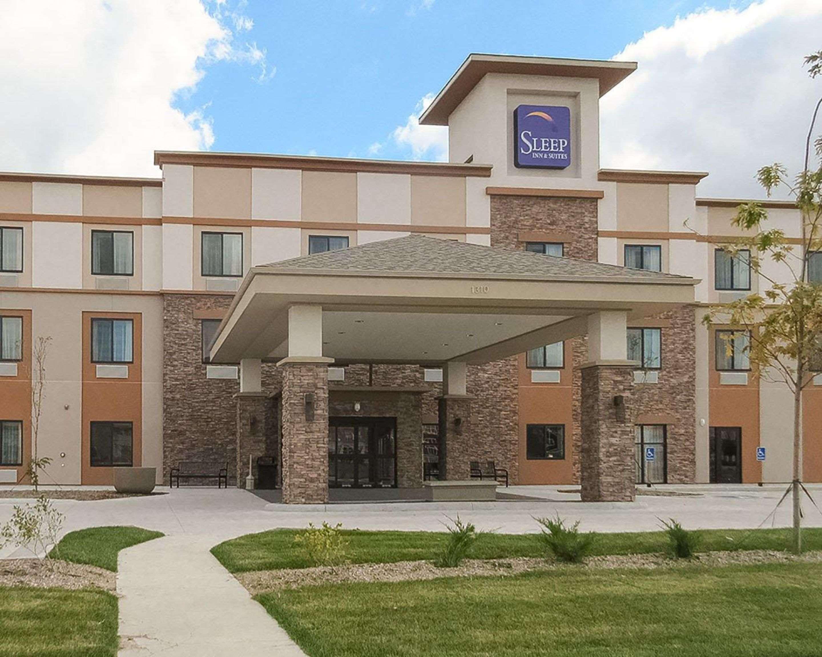 Sleep Inn & Suites Fort Dodge Exterior photo
