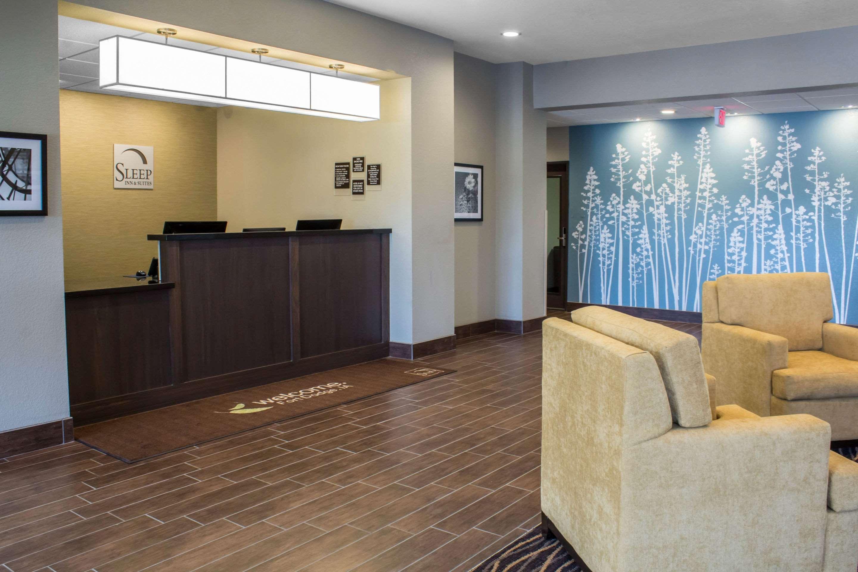 Sleep Inn & Suites Fort Dodge Exterior photo